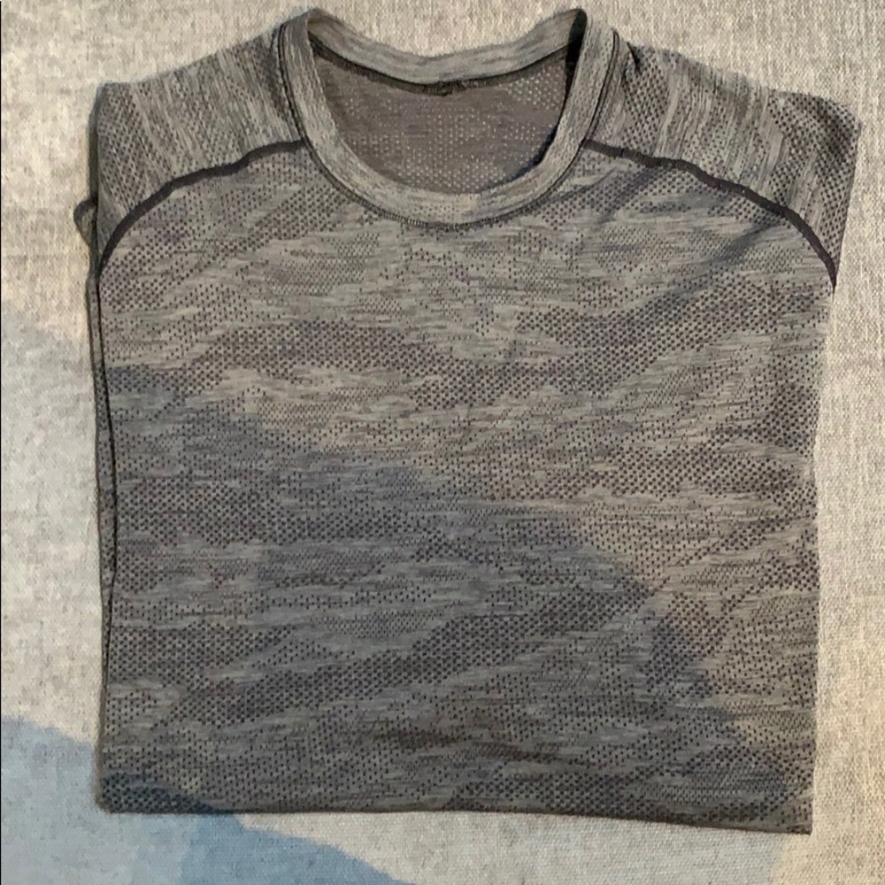 Lululemon Metal Vent Tech Long Sleeve